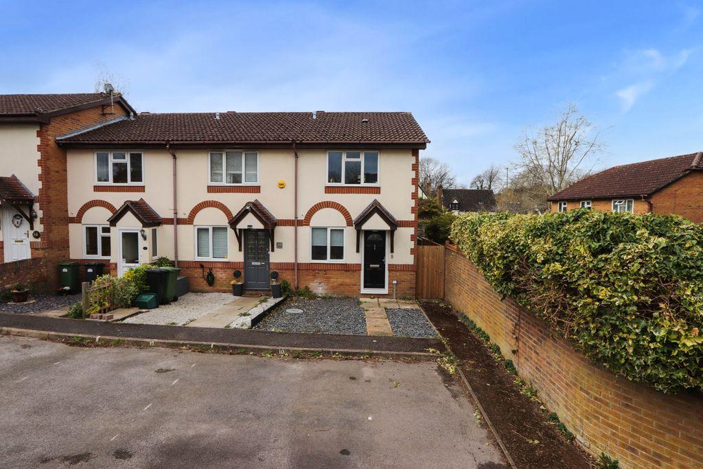 Lapin Lane, Basingstoke RG22 4XH 2 bed terraced house £1,100 pcm (£