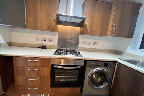 3 bedroom semi-detached house to rent, Sunbeam Way, Coventry, CV3