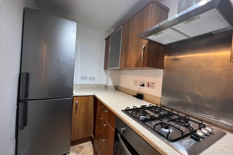 3 bedroom semi-detached house to rent, Sunbeam Way, Coventry, CV3