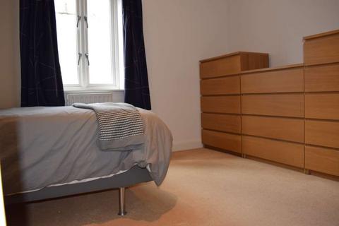 2 bedroom flat to rent, Windsor Castle, Bath