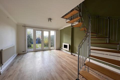 2 bedroom terraced house to rent - Amwell Road, Cambridge, Cambridgeshire, CB4