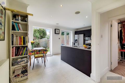 51 Vicars Moor Lane, London, N21 2QN