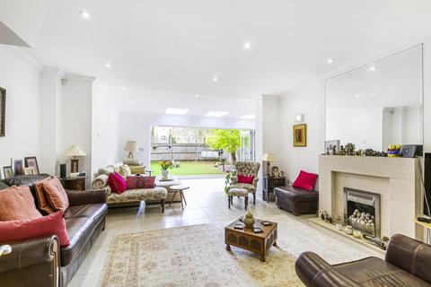 8 Rawlings Close, Beckenham, BR3 3GR