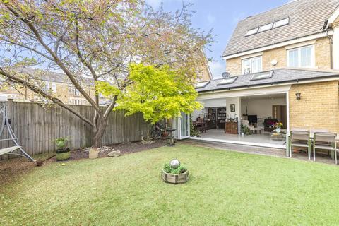 8 Rawlings Close, Beckenham, BR3 3GR