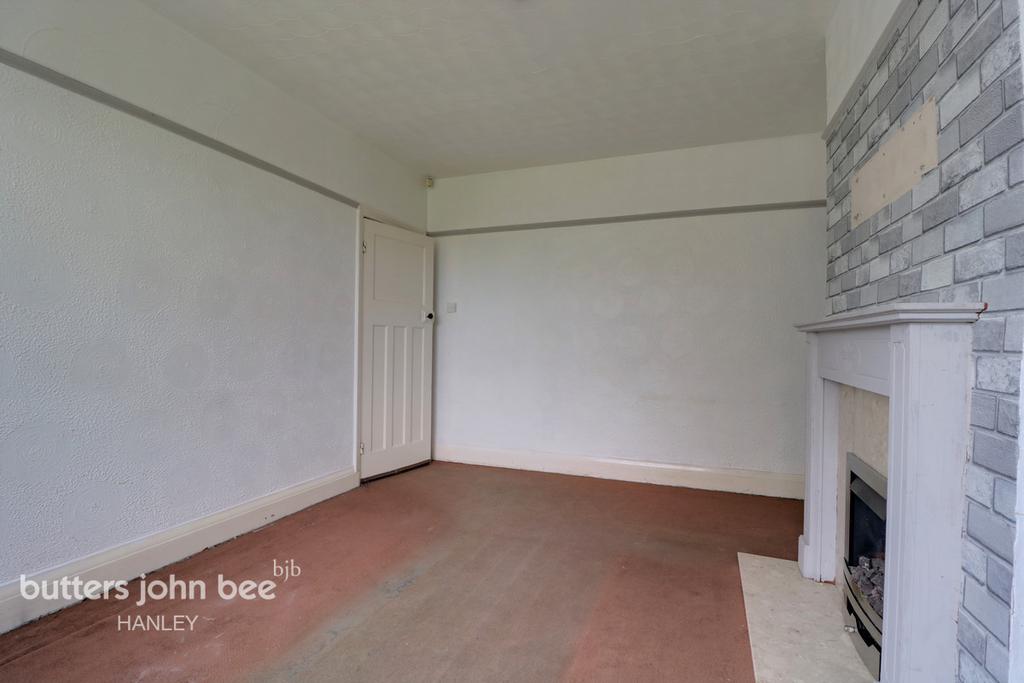 Ford Green Road, Norton, ST6 8LS 3 bed semidetached house £130,000
