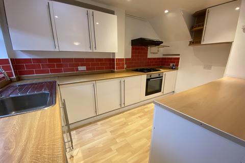 3 bedroom terraced house to rent, Honeywood Drive, NG3 6ND