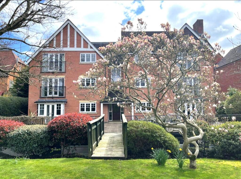 Solihull, Solihull B91 3 bed apartment to rent £1,800 pcm (£415 pw)