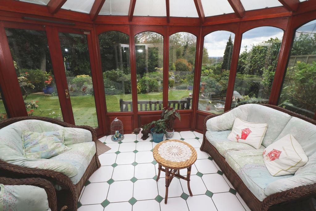 10 Spencer Gardens Cons
