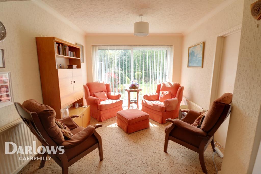 Porset Drive, Caerphilly 3 bed semidetached house £240,000