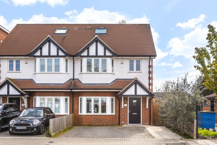 Westbury Road Beckenham BR3 4 bed house £3,000 pcm (£692 pw)
