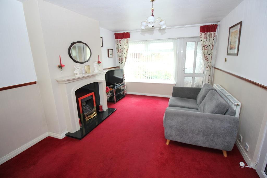 Compton Close Flixton 3 bed detached house £340,000
