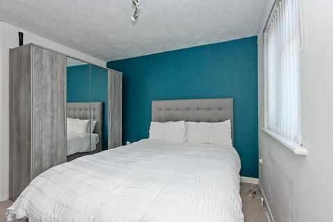 19 Yeates Drive, Kemsley, Sittingbourne, ME10 2UH