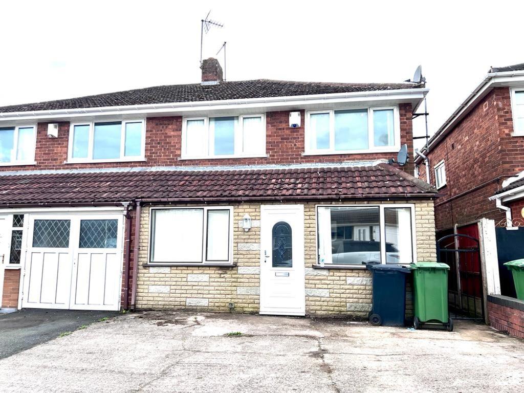 Spring Parklands, Dudley, DY1 2DN 3 bed semidetached house £895 pcm