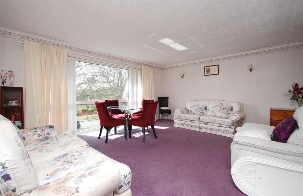 39 Alpha Road, Birchington 2 bed apartment £199,995