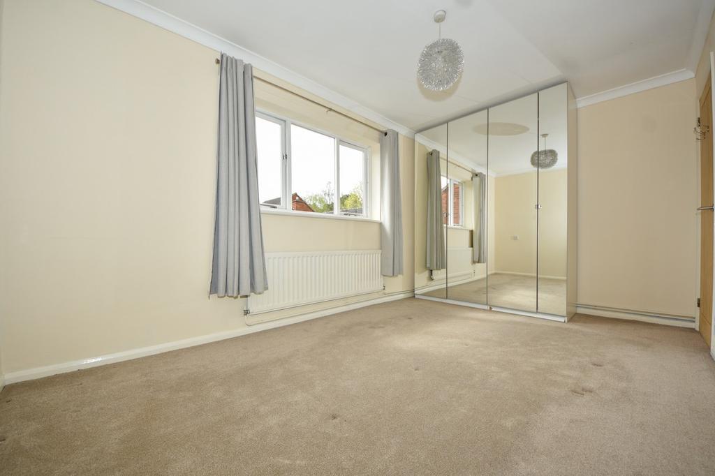 Greville Road, Warwick, Warwickshire... 2 bed £850 pcm (£