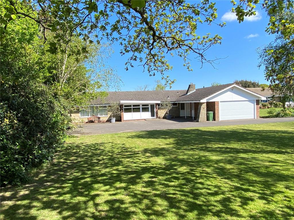 Barn Close, Stone Cross, Pevensey, BN24 4 bed bungalow £900,000