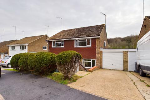 20 Lapwing Close, South Croydon, CR2 8TD