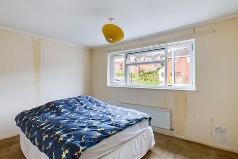 20 Lapwing Close, South Croydon, CR2 8TD