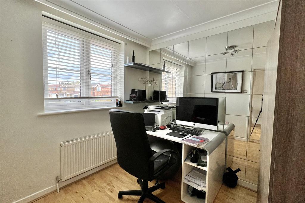 Bedroom/Study