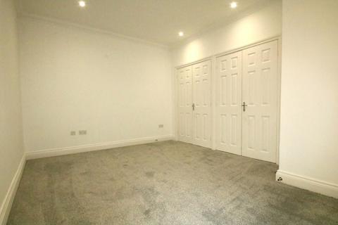 2 bedroom ground floor flat to rent, Blake Road, East Croydon