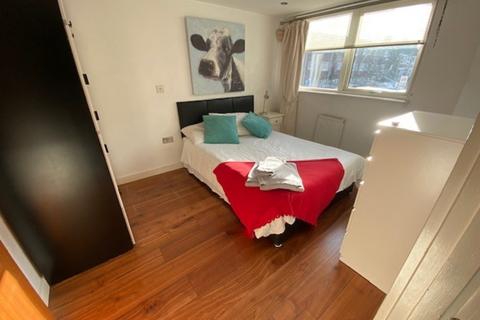 2 bedroom flat to rent, Blenheim Court, SE10