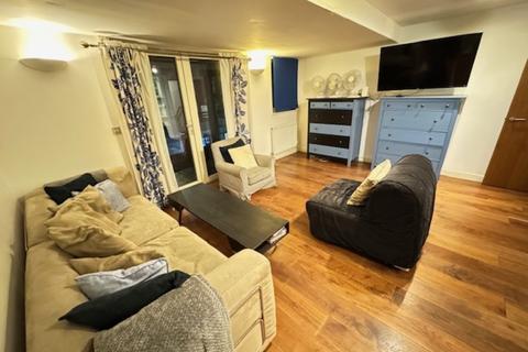 Blenheim Court, SE10