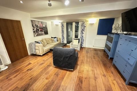 2 bedroom flat to rent, Blenheim Court, SE10