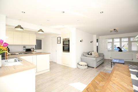19 Dovestone, Wilnecote, Tamworth, B77 4PB
