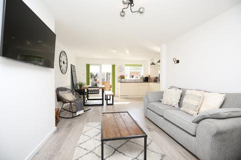19 Dovestone, Wilnecote, Tamworth, B77 4PB