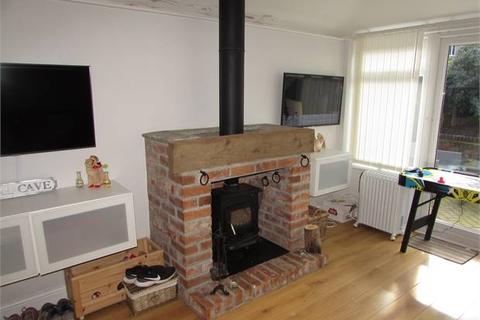 19 Bernard Road, Edlington, Doncaster, DN12 1LY