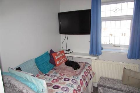 19 Bernard Road, Edlington, Doncaster, DN12 1LY