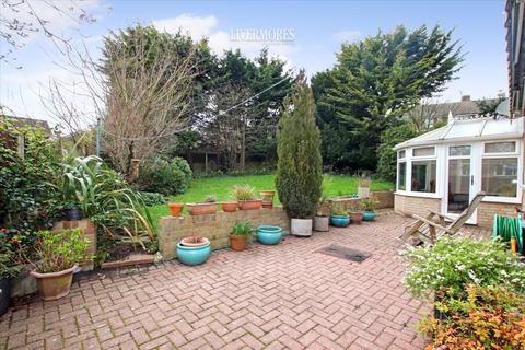 24 Cedar Drive, Sutton At Hone, Dartford, DA4 9EN