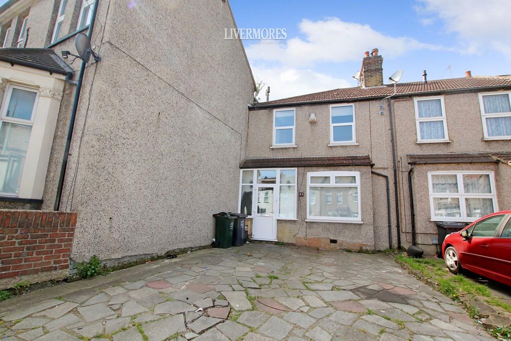 St. Vincents Road, Dartford 2 bed terraced house £325,000