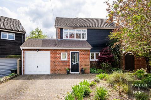 5 High View Close, Loughton, IG10 4EG