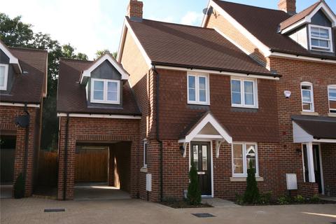 4 bedroom link detached house to rent, Barncroft Drive, Lindfield