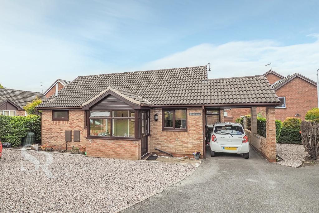 Peveril Gardens, Newtown, Disley... 2 bed detached bungalow £290,000
