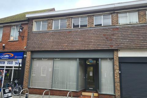 Property to rent, High Street, Royston,
