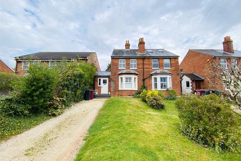 4 bedroom semi-detached house for sale - Circuit Lane, Reading, Berkshire, RG30