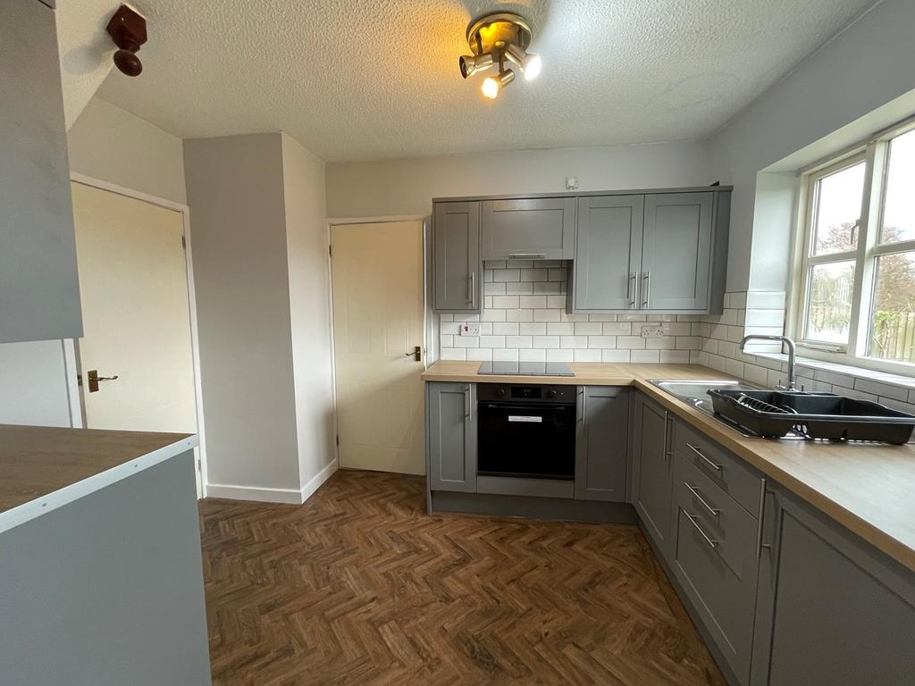 Beacons Park, Brecon, LD3 3 bed detached house £850 pcm (£196 pw)