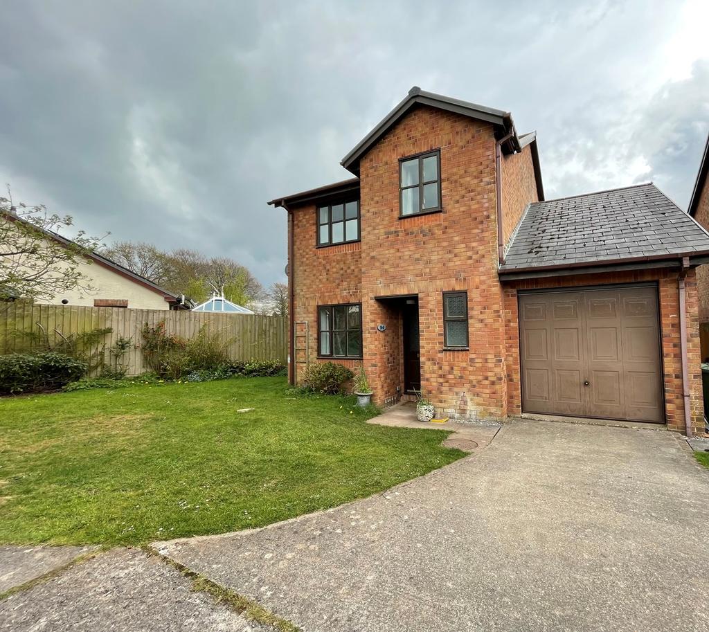 Beacons Park, Brecon, LD3 3 bed detached house £850 pcm (£196 pw)