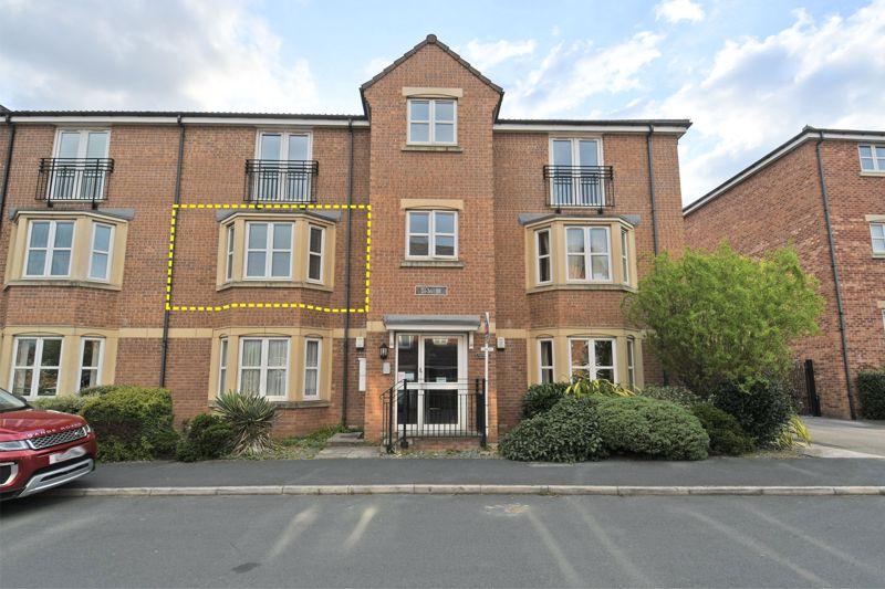 Royal Troon Drive, Wakefield 2 bed apartment £675 pcm (£156 pw)