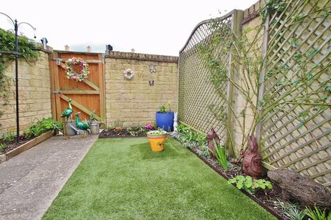 22 Ashcombe Crescent, Witney, OX28 6GL