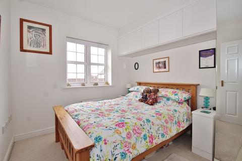 22 Ashcombe Crescent, Witney, OX28 6GL