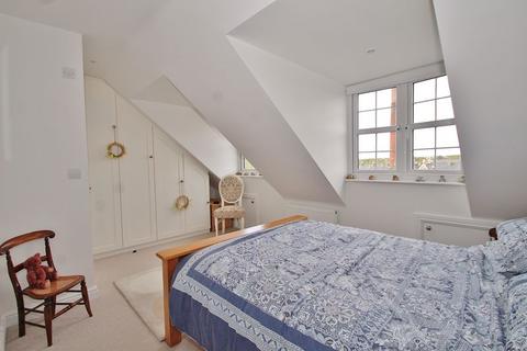 22 Ashcombe Crescent, Witney, OX28 6GL