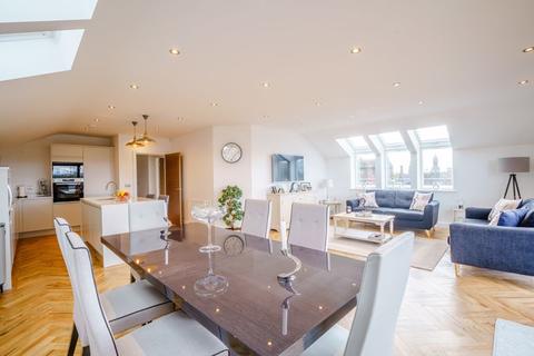 3 bedroom penthouse for sale - Within The City Walls
