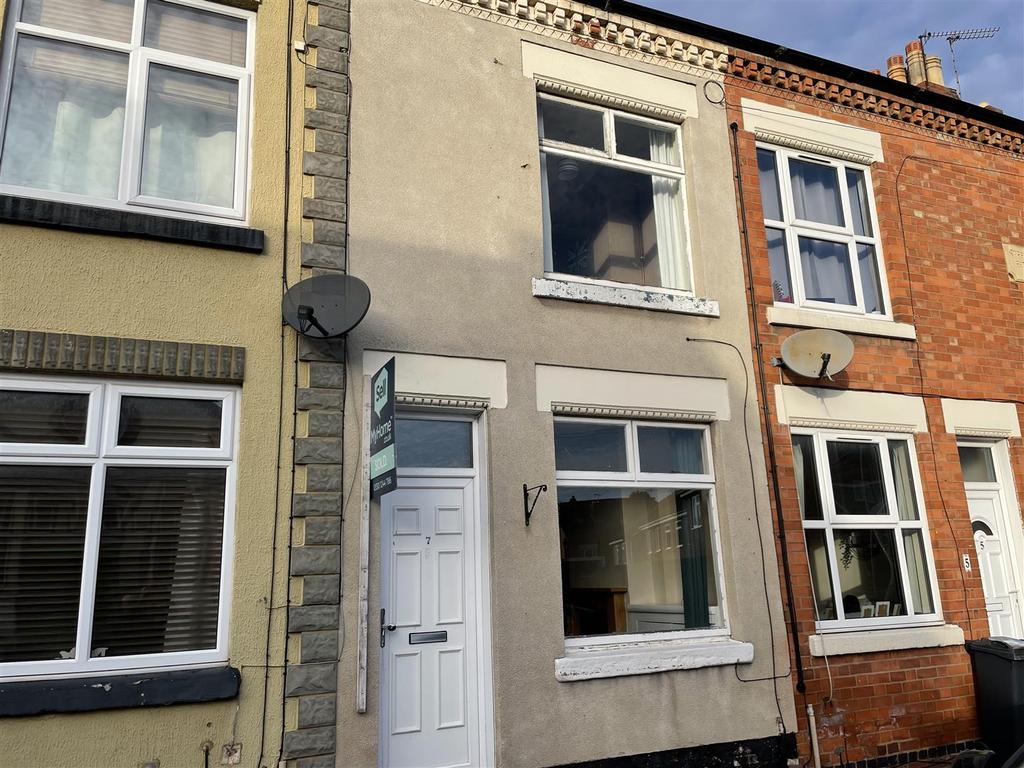 Vernon Road, Leicester 2 bed terraced house £800 pcm (£185 pw)