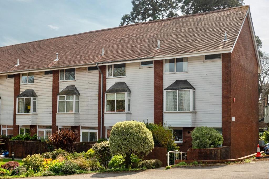 Roxburgh Court