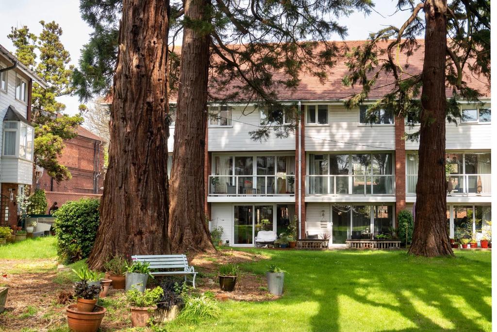 Roxburgh Court