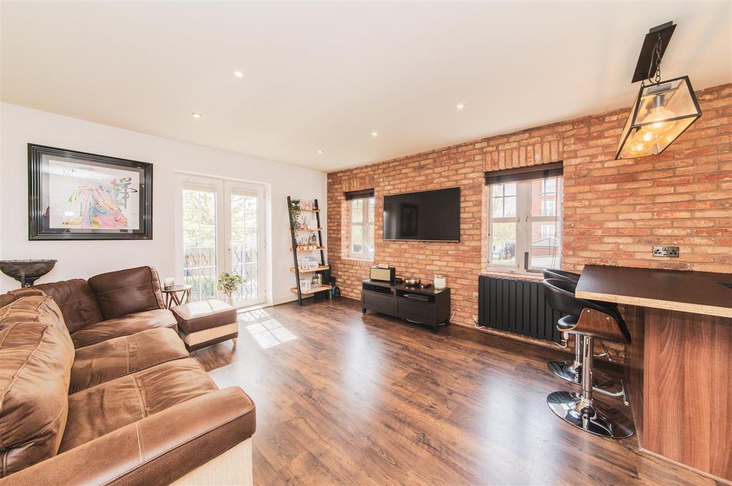 Langstone Way, Mill Hill 2 bed flat £460,000
