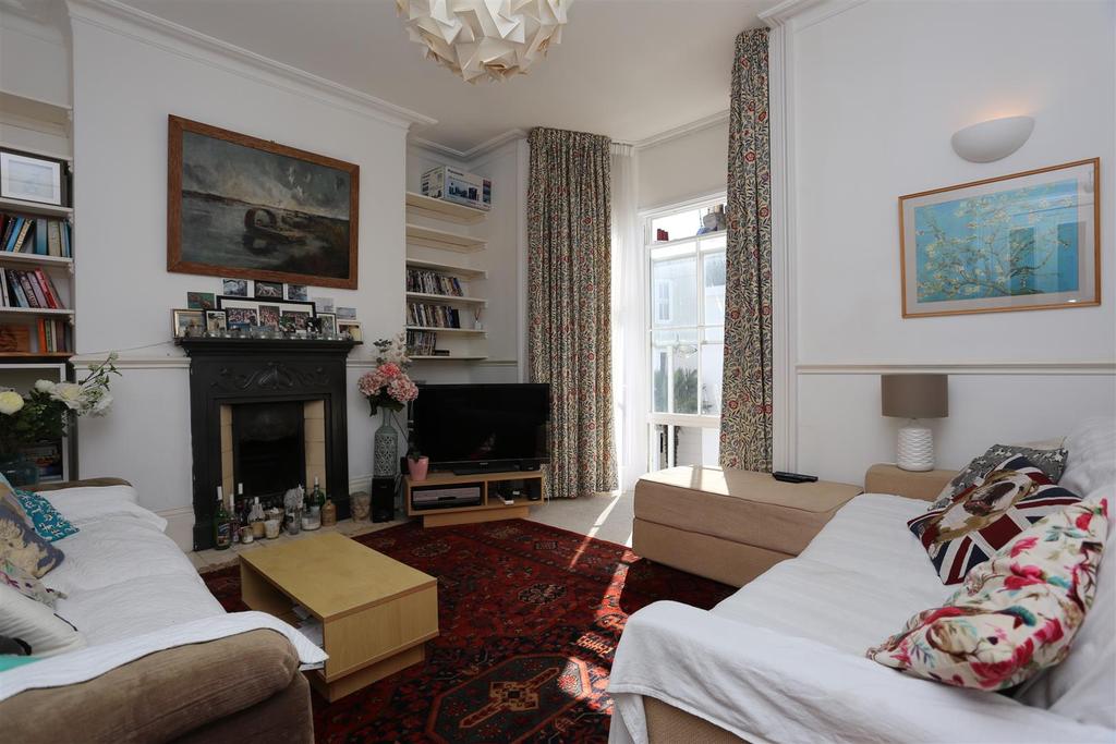 Norfolk Road, Brighton 2 bed flat £1,300 pcm (£300 pw)